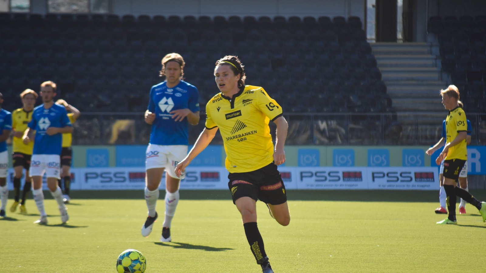 Kasper Skaanes med ball. Foto: Kristian Øverland