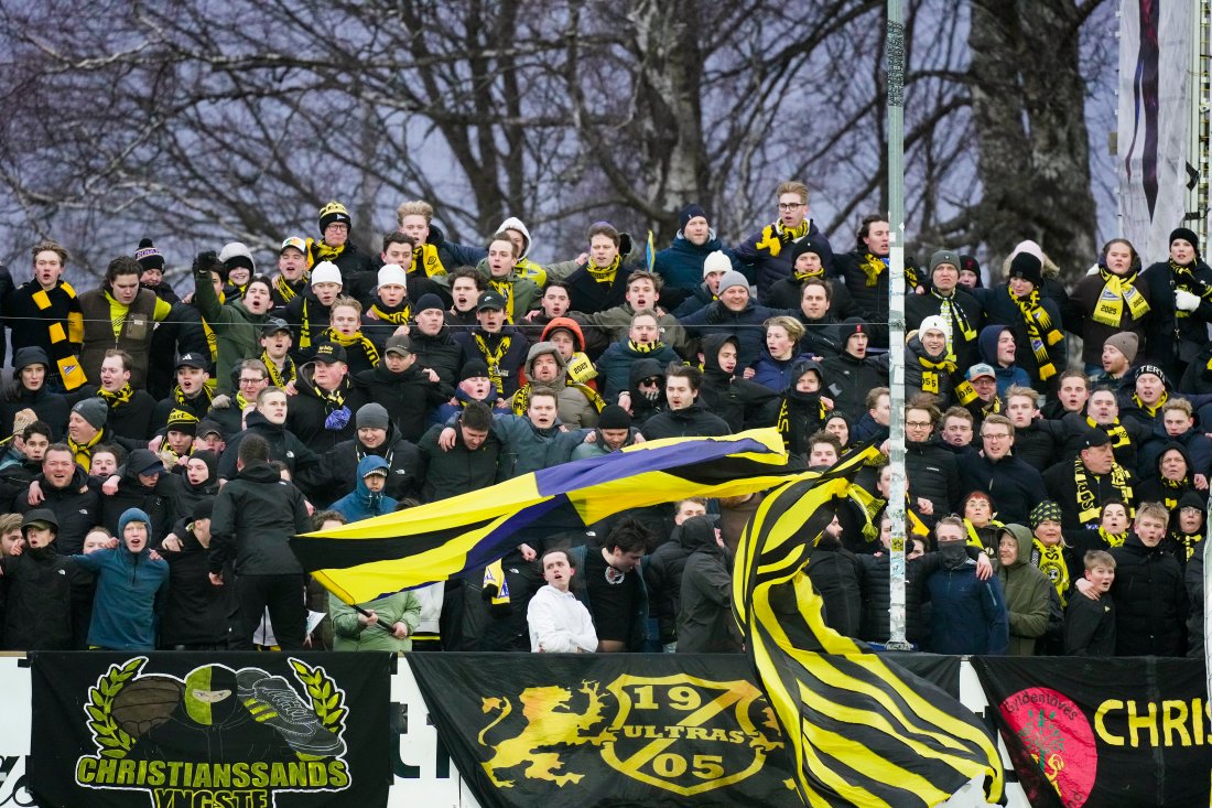 Det var et imponerende følge som hadde møtt opp på Ekeberg for vår retur til Eliteserien! Foto: Terje Bendiksby / NTB