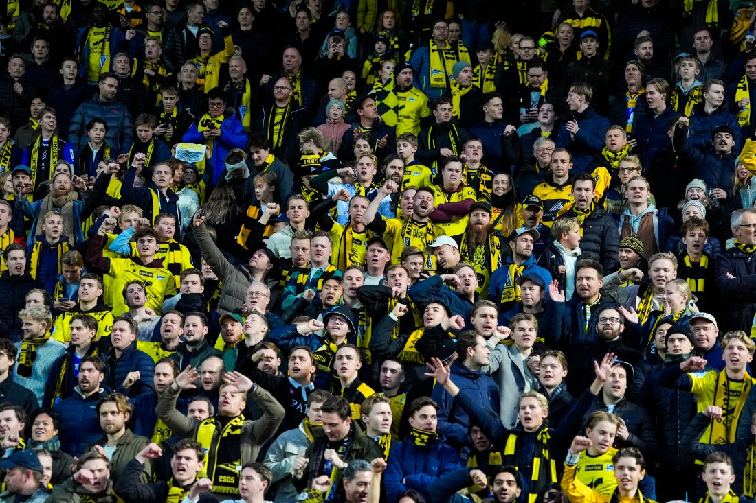 Vi gleder oss til å se et hav av gult og svart på KFUM-Arena i morgen! Foto: Terje Pedersen / NTB