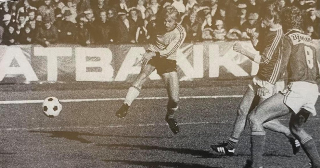Cay Ljosdal scorer mot Viking i gullsesongen 1978..jpg