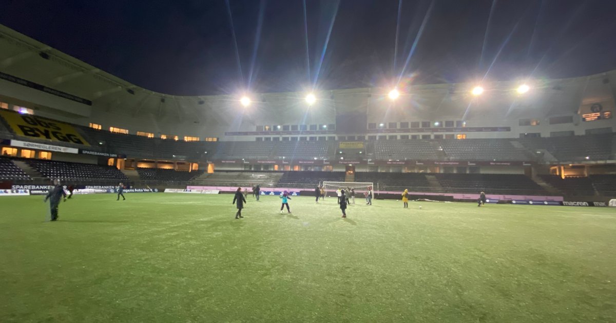 Hyggelig besøk på Sparebanken Sør Arena / Start