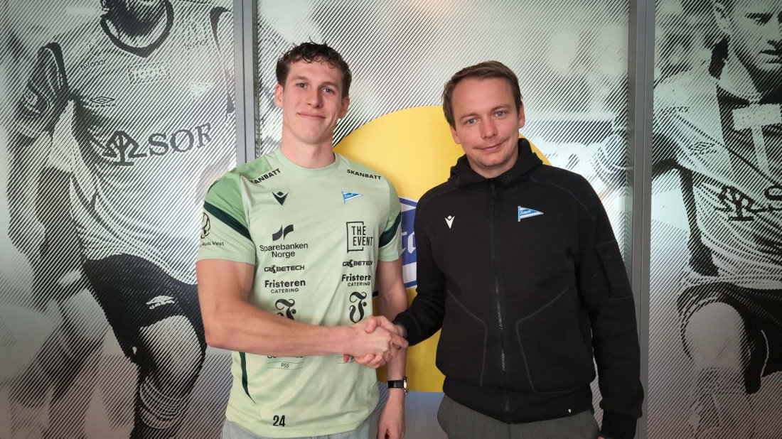 (F.v) Storm og sportssjef Fredrik Greve Monsen like etter at kontrakten ble underskrevet i ettermiddag.