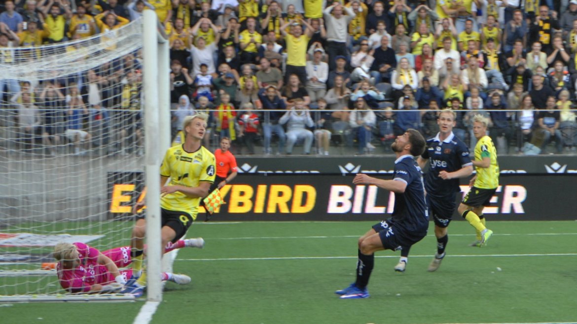 Ikke mål, men hvor er ballen