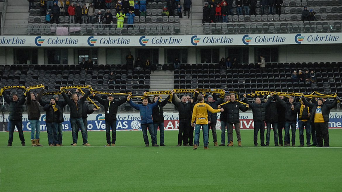 Gaasehud synger hymne