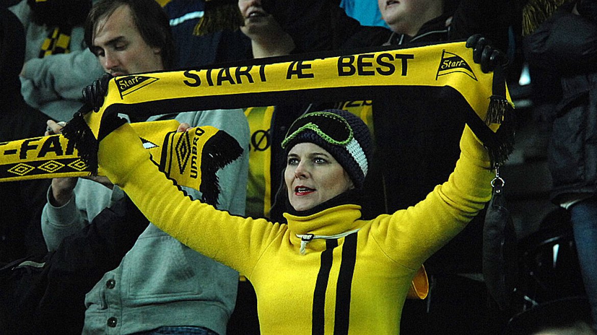 Supporter med flagg