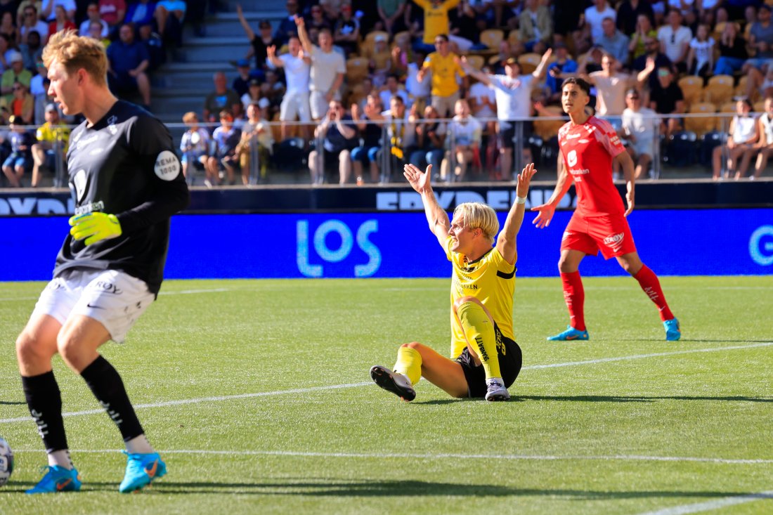 Jonatan Braut Brunes roper på straffespark Tor Erik Schrøder NTB.jpg